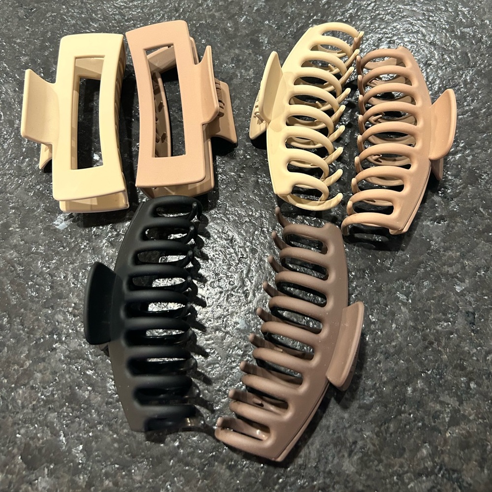 Set of Hair Claw Clips in Neutral Tones